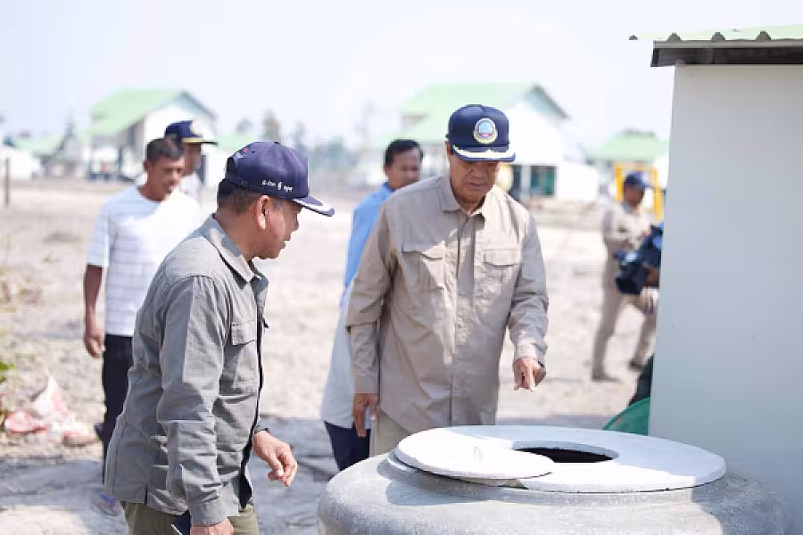 ឯកឧត្តម ទេសរដ្ឋមន្រ្តី គន់ គីម អញ្ជើញចុះពិនិត្យស្ថានភាពរស់នៅអតីតយុទ្ធជន និងអណ្តូងទឹក នៅភូមិប៊ុនរ៉ានីសែនជ័យដំណាក់ទ្រយឹង - Image 3