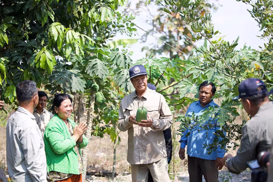 ឯកឧត្តម ទេសរដ្ឋមន្រ្តី គន់ គីម អញ្ជើញចុះពិនិត្យស្ថានភាពរស់នៅអតីតយុទ្ធជន និងអណ្តូងទឹក នៅភូមិប៊ុនរ៉ានីសែនជ័យដំណាក់ទ្រយឹង - Image 5