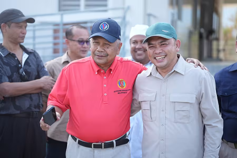 ប្រធានសមាគមអតីតយុទ្ធជនកងកម្លាំងម៉ាឡេស៊ី និងប្រតិភូវិនិយោគម៉ាឡេស៊ី បន្តចុះពិនិត្យ និងសិក្សាសក្តានុពលវិនិយោគភូមិប៊ុនរ៉ានីសែនជ័យដំណាក់ទ្រយឹង