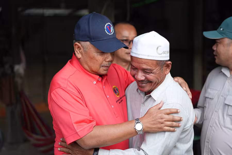 ប្រធានសមាគមអតីតយុទ្ធជនកងកម្លាំងម៉ាឡេស៊ី និងប្រតិភូវិនិយោគម៉ាឡេស៊ី បន្តចុះពិនិត្យ និងសិក្សាសក្តានុពលវិនិយោគភូមិប៊ុនរ៉ានីសែនជ័យដំណាក់ទ្រយឹង - Image 10