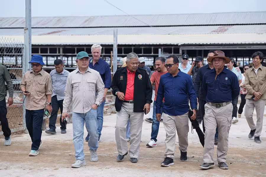 ប្រធានសមាគមអតីតយុទ្ធជនកងកម្លាំងម៉ាឡេស៊ី និងប្រតិភូវិនិយោគម៉ាឡេស៊ី ចុះពិនិត្យ និងសិក្សាសក្តានុពល កសិដ្ឋានចិញ្ចឹមគោឌីភី