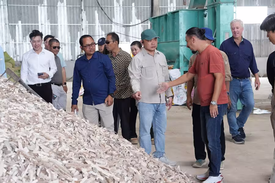 ប្រធានសមាគមអតីតយុទ្ធជនកងកម្លាំងម៉ាឡេស៊ី និងប្រតិភូវិនិយោគម៉ាឡេស៊ី ចុះពិនិត្យ និងសិក្សាសក្តានុពល កសិដ្ឋានចិញ្ចឹមគោឌីភី - Image 6