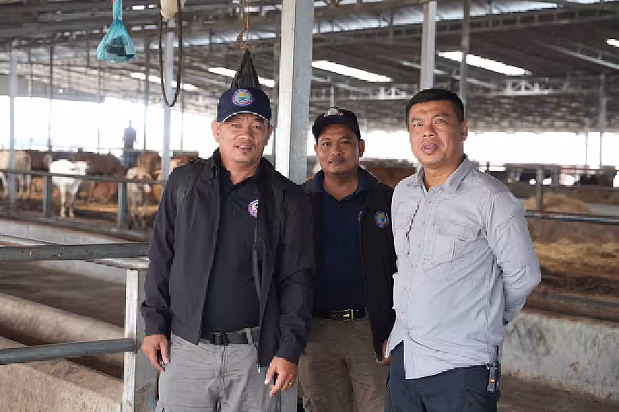 ប្រធានសមាគមអតីតយុទ្ធជនកងកម្លាំងម៉ាឡេស៊ី និងប្រតិភូវិនិយោគម៉ាឡេស៊ី ចុះពិនិត្យ និងសិក្សាសក្តានុពល កសិដ្ឋានចិញ្ចឹមគោឌីភី - Image 13