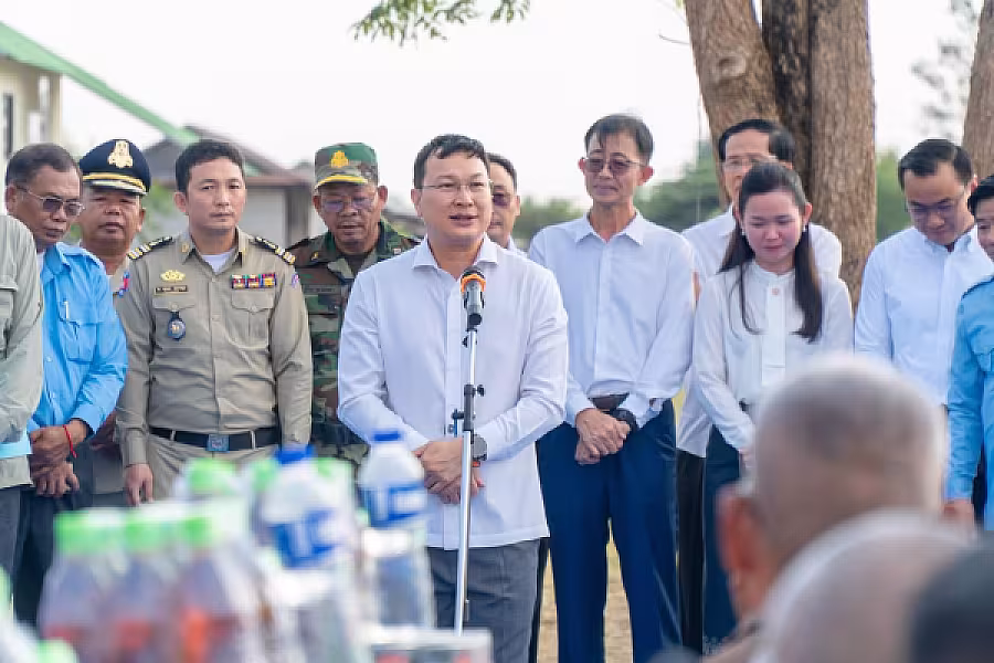 ឯកឧត្តម ឌិត ទីណា អញ្ជើញប្រគល់ផ្ទះជូនអតីតយុទ្ធជនចំនួន ៣៧ខ្នង នៅខេត្តបន្ទាយមានជ័យ