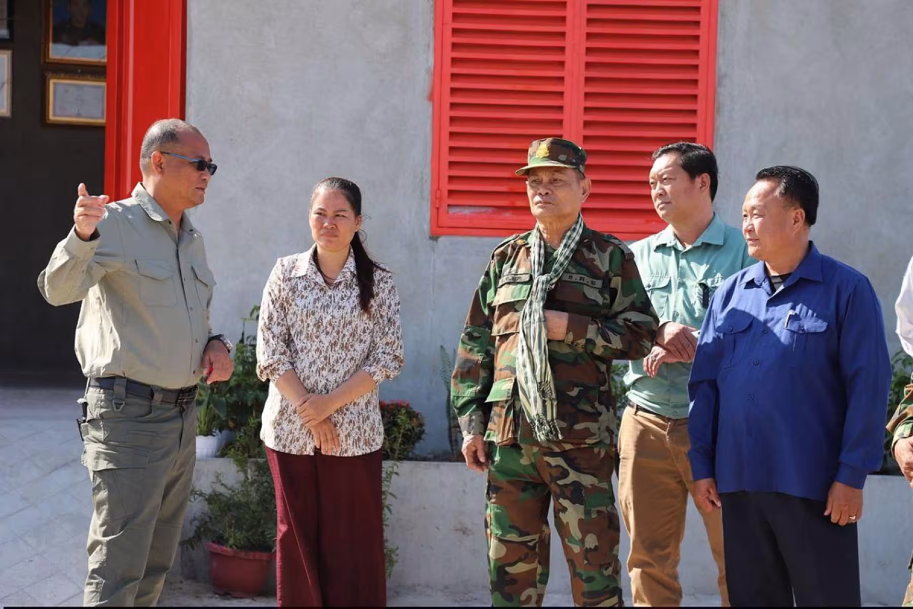 ឯកឧត្តម ស៊ុន សុវណ្ណារិទ្ធិ ប្រធាន អ.ន.ក.ខេត្តកំពង់ឆ្នាំង នាំយកអំណោយជូនគ្រួសារវីរៈកងទ័ពពលី និងអតីតយុទ្ធជន