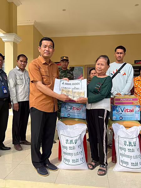 អ.ន.ក. ស្រុកព្រៃកប្បាស នាំយកអំណោយ និងថវិកាបេឡាមរណៈសង្គ្រោះគ្រួសារសពសមាជិក - Image 4