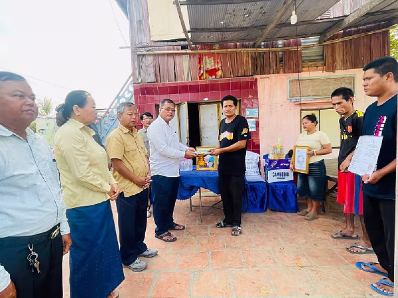 អ.ន.ក. ស្រុកព្រៃកប្បាស នាំយកអំណោយ និងថវិកាបេឡាមរណៈសង្គ្រោះគ្រួសារសពសមាជិក - Image 8