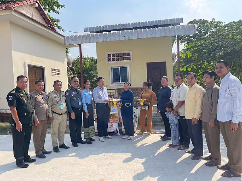 អ.ន.ក.ស្រុកបាទី នាំយកអំណោយ និងថវិកាបេឡាមរណៈសង្គ្រោះគ្រួសារសពសមាជិក - Image 3