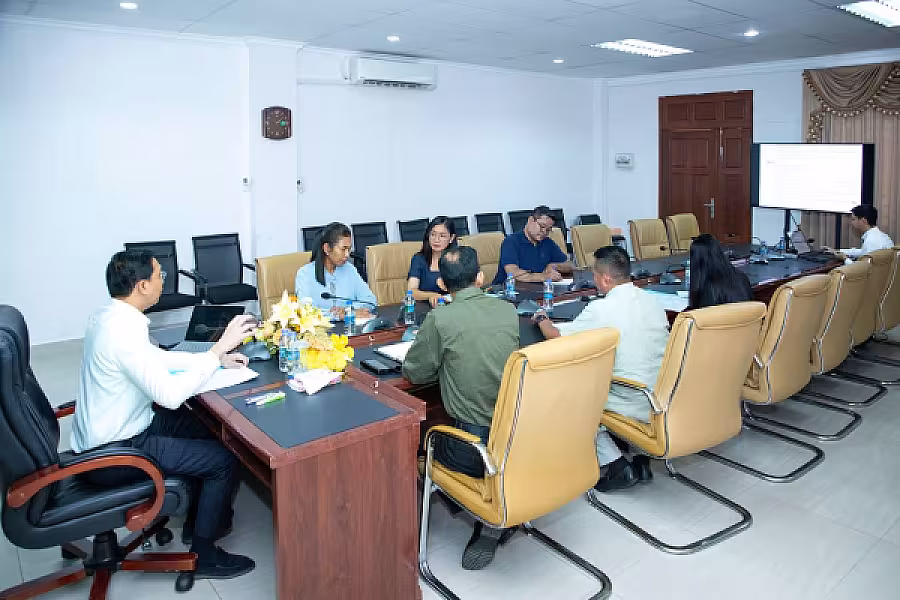 ឯកឧត្តម ស៊ូនី វង្សវិសិដ្ឋ ដឹកនាំកិច្ចប្រជុំណែនាំភារកិច្ច និងរៀបចំផែនការការងារនៃគណៈជំនាញឃោសនា អប់រំ និងផ្សព្វផ្សាយ របស់សមាគម  - Image 15