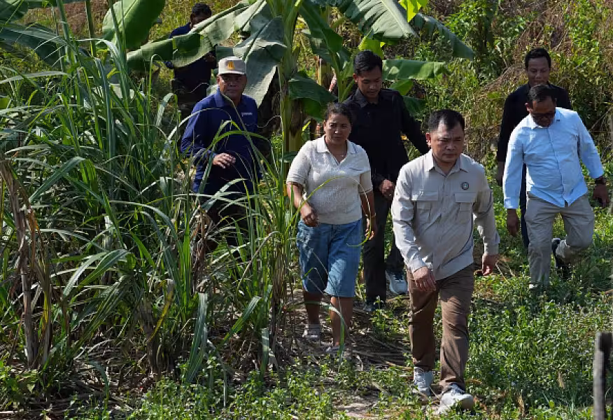 ឯកឧត្តមអ្នកឧកញ៉ា ម៉ម វណ្ណឌី ចុះពិនិត្យដីអតីតយុទ្ធជនសម្រាប់ចិញ្ចឹមជ្រូកកណ្តុរ - Image 6