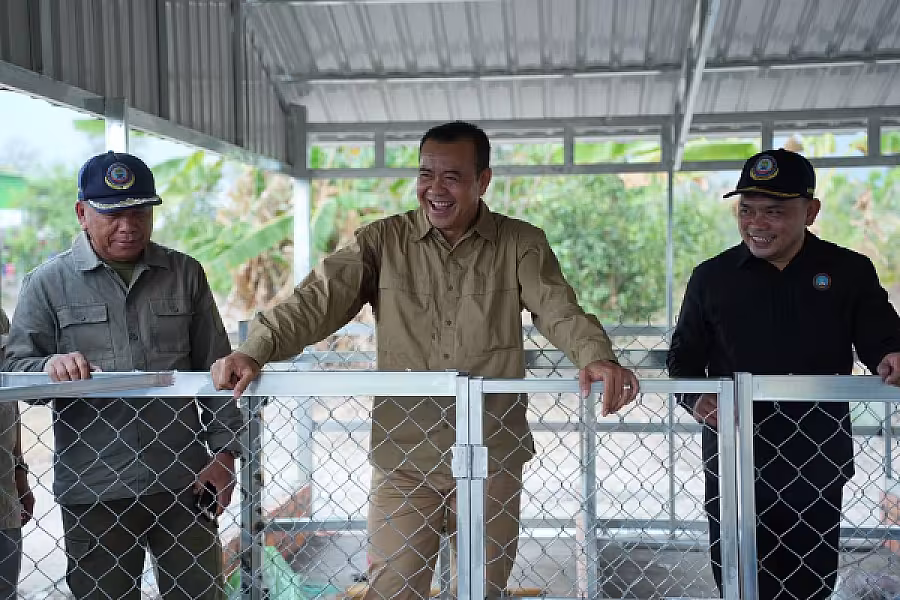 ឯកឧត្តមបណ្ឌិត កៅ ថាច និងឯកឧត្តមអ្នកឧកញ៉ា ម៉ម វណ្ណឌី អញ្ជើញចុះពិនិត្យវឌ្ឍនភាពគម្រោងចិញ្ចឹមជ្រូកកណ្តុរ - Image 5