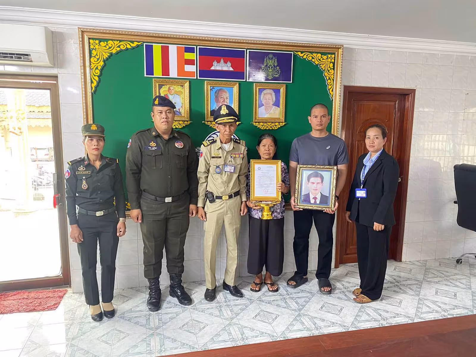 អ.ន.ក. ខេត្តបាត់ដំបង នាំយកថវិកាបេឡាមរណសង្គ្រោះប្រគល់ជូនគ្រួសារសពជាសមាជិក 