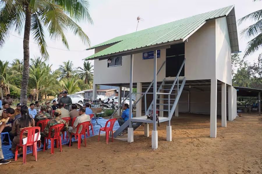 ឯកឧត្តម អ៊ុក ឃ្នួច អញ្ជើញប្រគល់ផ្ទះជូនអតីតយុទ្ធជន នៅខេត្តបាត់ដំបង - Image 8