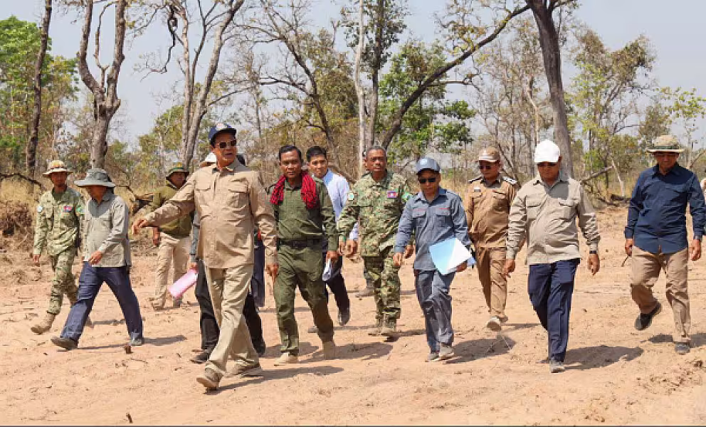 ឯកឧត្តម គន់ គីម ចុះពិនិត្យការរៀបចំហេដ្ឋារចនាសម្ព័ន្ធសាងសង់ផ្ទះជូនអតីតយុទ្ធជននៅខេត្តព្រះវិហារ