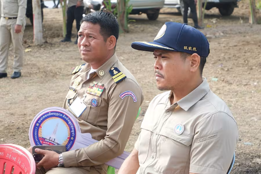 ឯកឧត្តម អ៊ុក ឃ្នួច អញ្ជើញប្រគល់ផ្ទះជូនយោធិន នៅខេត្តបាត់ដំបង - Image 8