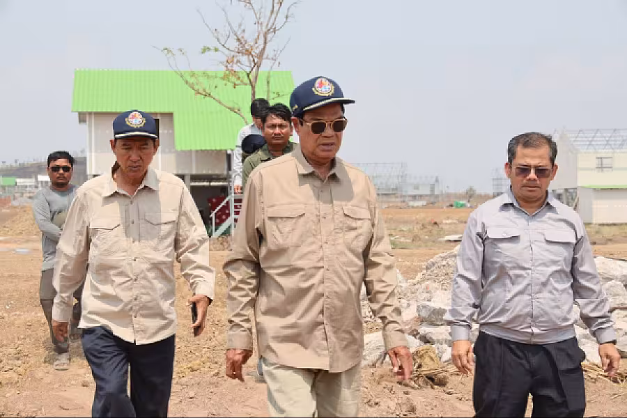 ឯកឧត្តម ទេសរដ្ឋមន្រ្តី គន់ គីម អញ្ជើញពិនិត្យការសាងសង់ផ្ទះជូនអតីតយុទ្ធជន ក្នុងខេត្តឧត្តរមានជ័យ - Image 7