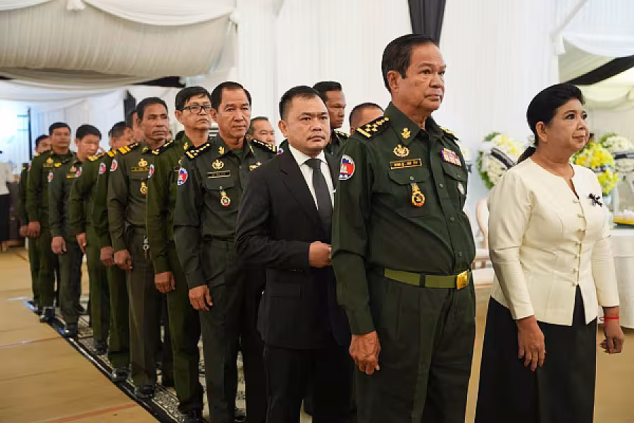 ឯកឧត្តម នាយឧត្តមសេនីយ៍ គន់ គីម អញ្ជើញគោរពវិញ្ញាណក្ខន្ធ ឯកឧត្តម សំ សារិត ទីប្រឹក្សារាជរដ្ឋាភិបាល  - Image 2