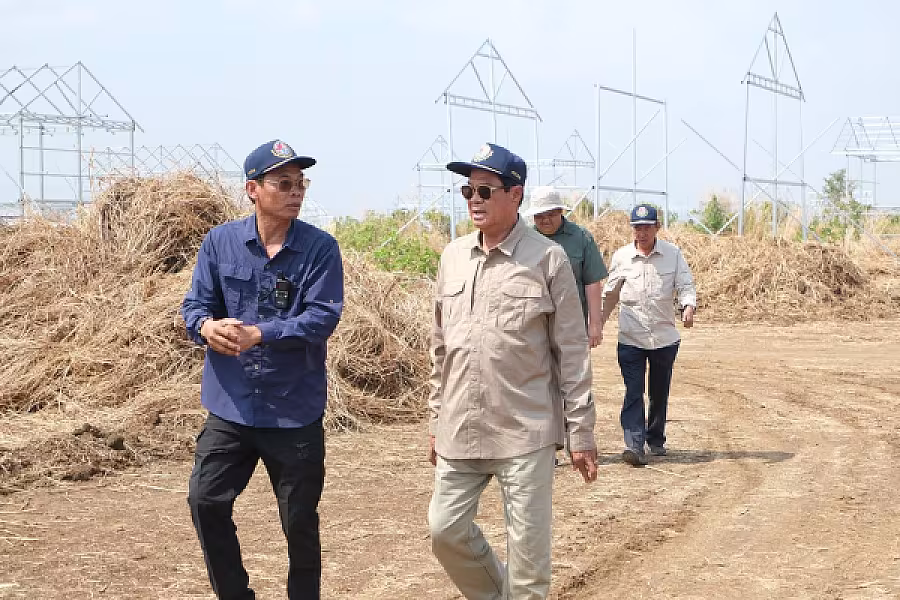 ឯកឧត្តម ទេសរដ្ឋមន្រ្តី គន់ គីម អញ្ជើញពិនិត្យការសាងសង់ផ្ទះជូនអតីតយុទ្ធជន ក្នុងខេត្តបន្ទាយមានជ័យ