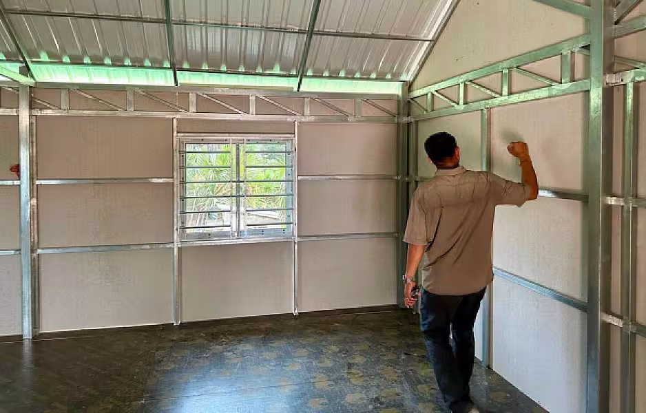 អ.ន.ក. ខេត្តបាត់ដំបង ចុះពិនិត្យការសាងសង់ផ្ទះជូននិវត្តជន - Image 4