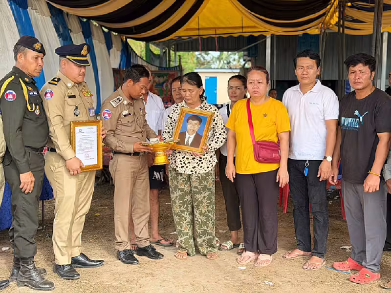 អ.ន.ក. ស្រុកគាស់ក្រឡ នាំយកថវិកាបេឡាមរណសង្គ្រោះជូនសមាជិក - Image 3