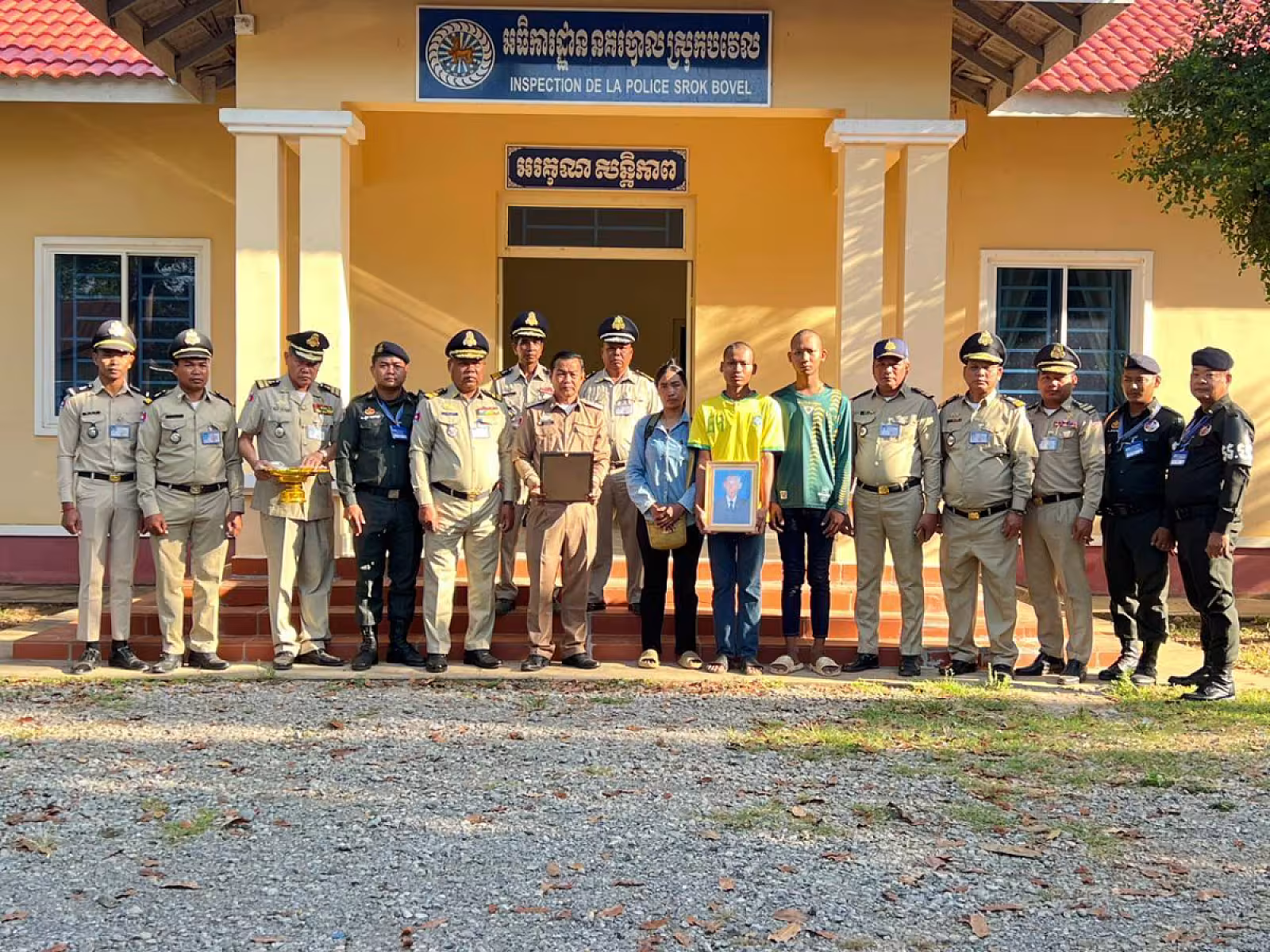 អ.ន.ក. ស្រុកបរវេល នាំយកថវិកាបេឡាមរណសង្គ្រោះជូនសមាជិក ២គ្រួសារ