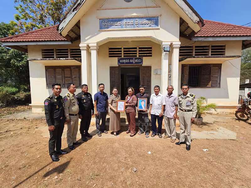 អ.ន.ក. ស្រុកមោងឫស្សី យកថវិកាមរណសង្គ្រោះជូនគ្រួសារសពសមាជិក  - Image 3