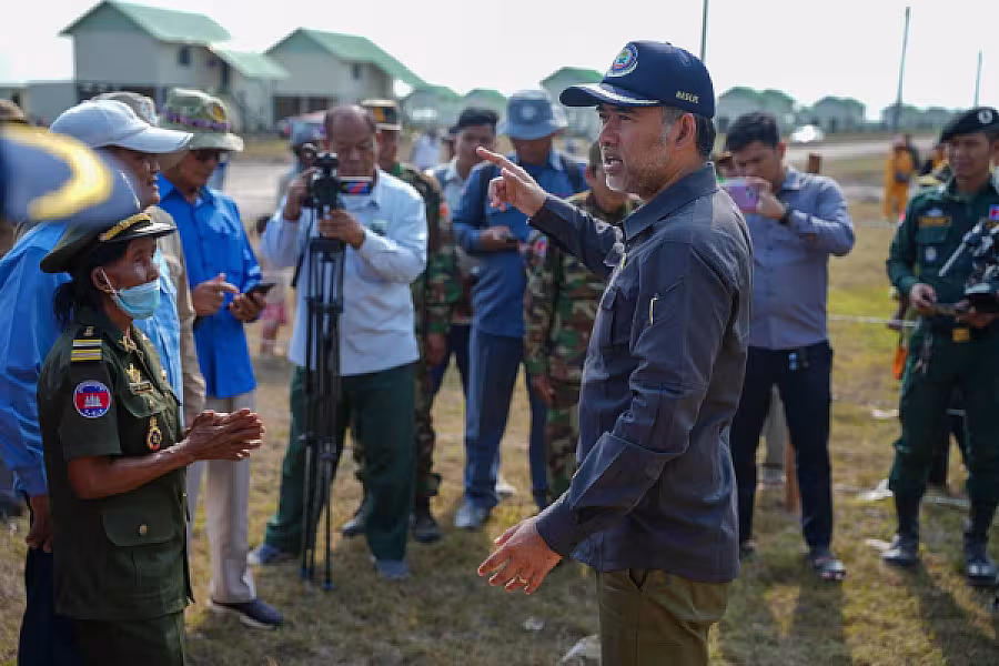 អ.ន.ក. ខេត្តស្វាយរៀង ដឹកនាំគ្រួសារអតីតយុទ្ធមិត្តឆ្នាំ១៩៧៨ ចំនួន ១២៦គ្រួសារពិនិត្យផ្ទះថ្មីនៅស្រុកកំពង់រោទិ៍មុនចូលរស់នៅ - Image 3