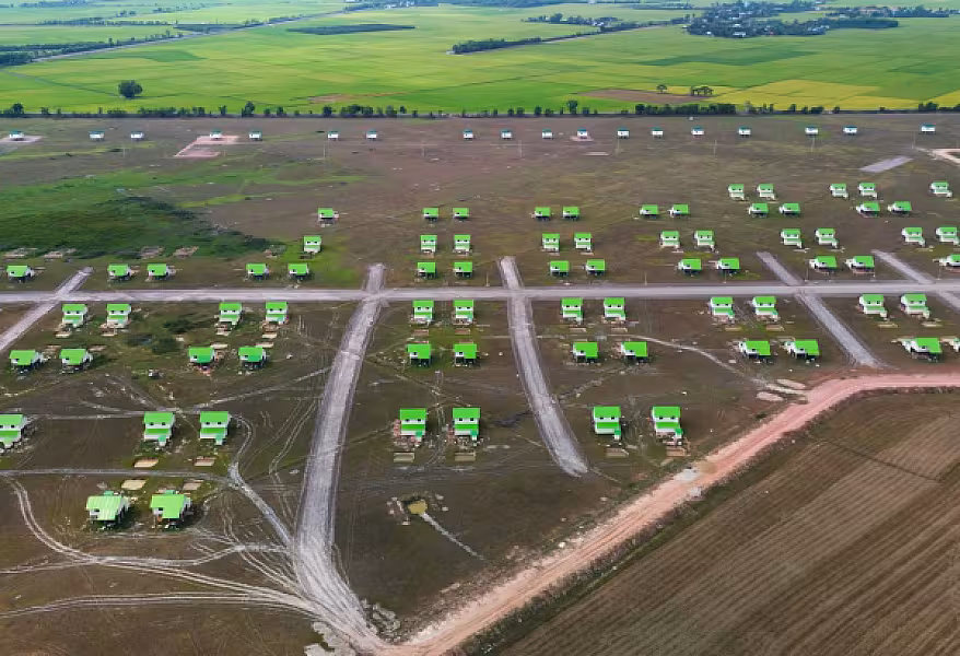 ទិដ្ឋភាពផ្ទះថ្មី ១២៦ខ្នងផ្ទះ ដែលជាអំណោយដ៏ថ្លៃថ្លារបស់សម្តេចតេជោ ហ៊ុន សែន និងសម្តេចកិត្តិព្រឹទ្ធបណ្ឌិត ប៊ុន រ៉ានីហ៊ុនសែន  - Image 2