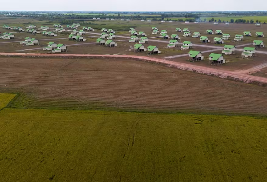 ទិដ្ឋភាពផ្ទះថ្មី ១២៦ខ្នងផ្ទះ ដែលជាអំណោយដ៏ថ្លៃថ្លារបស់សម្តេចតេជោ ហ៊ុន សែន និងសម្តេចកិត្តិព្រឹទ្ធបណ្ឌិត ប៊ុន រ៉ានីហ៊ុនសែន  - Image 4