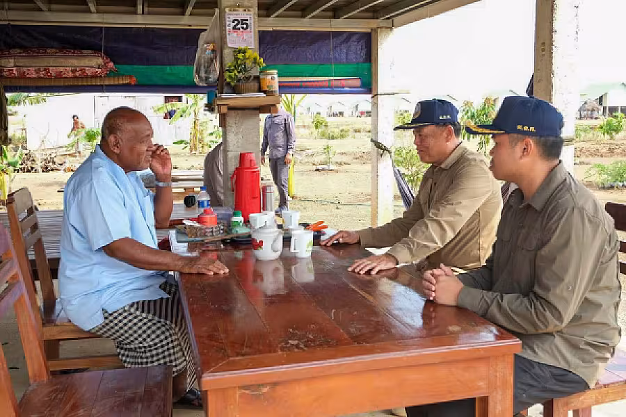 ឯកឧត្តម អ៊ុក ឃ្នួច ចុះពិនិត្យការរស់នៅរបស់អតីតយុទ្ធជន និងនិវត្តជន នៅខេត្តឧត្តរមានជ័យ - Image 7