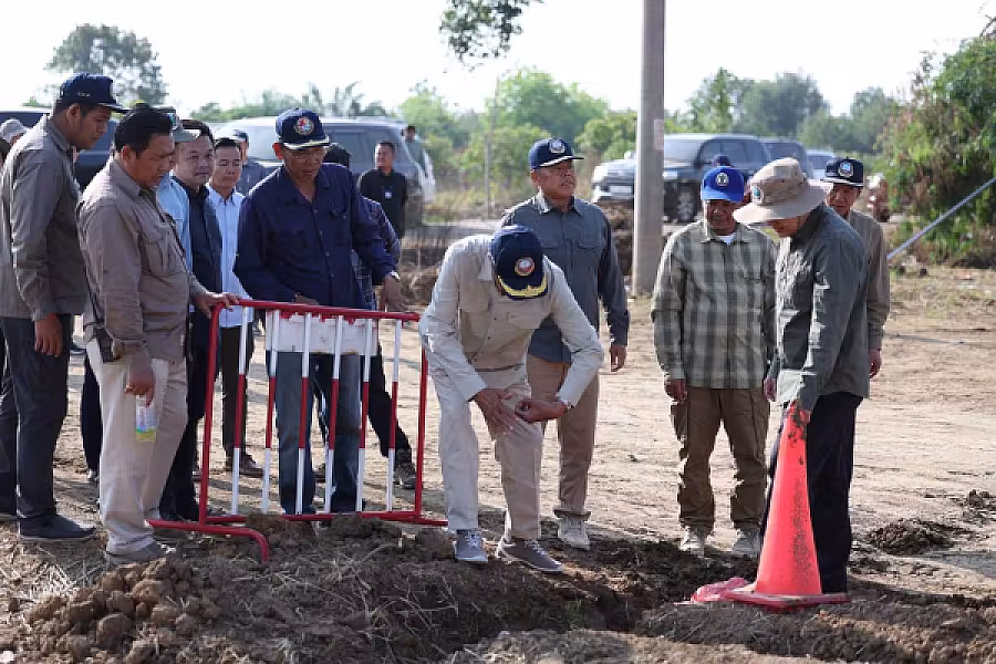 ឯកឧត្តម គន់ គីម ដឹកនាំប្រតិភូក្រសួងពាក់ព័ន្ធចុះពិនិត្យវឌ្ឍនភាពផ្ទះ និងហេដ្ឋារចនាសម្ព័ន្ធជូនអតីតយុទ្ធជន និងនិវត្តជន នៅខេត្តបន្ទាយមានជ័យ - Image 3