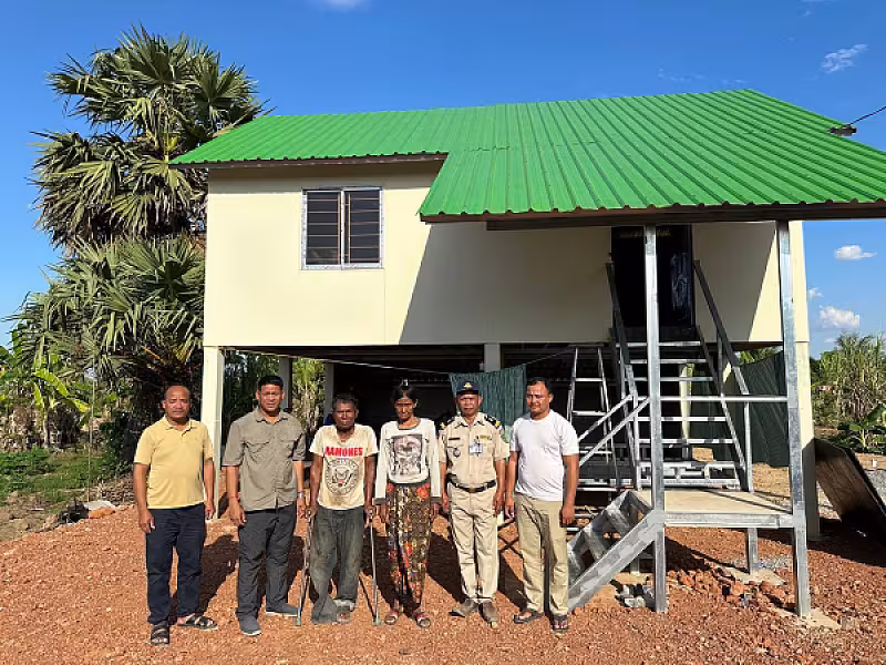 អ.ន.ក.ខេត្តបាត់ដំបង ចុះពិនិត្យផ្ទះសាងសង់រួចរាល់ជូនសមាជិក នៅស្រុកបាណន់ - Image 3