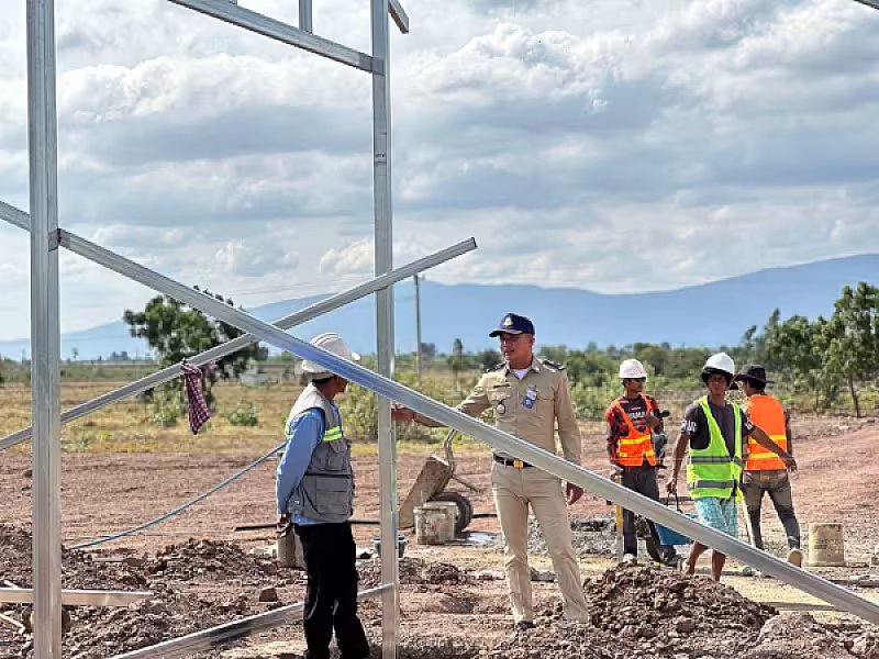 អ.ន.ក.ស្រុកគាស់ក្រឡ ចុះពិនិត្យការសាងសង់សាលារៀនជូនកូនអតីតយុទ្ធជន - Image 5