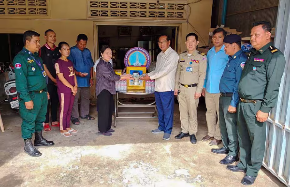 អ.ន.ក. ស្រុកកៀនស្វាយ នាំយកអំណោយ និងថវិកាបេឡាមរណសង្គ្រោះជូនគ្រួសារសពសមាជិក - Image 2