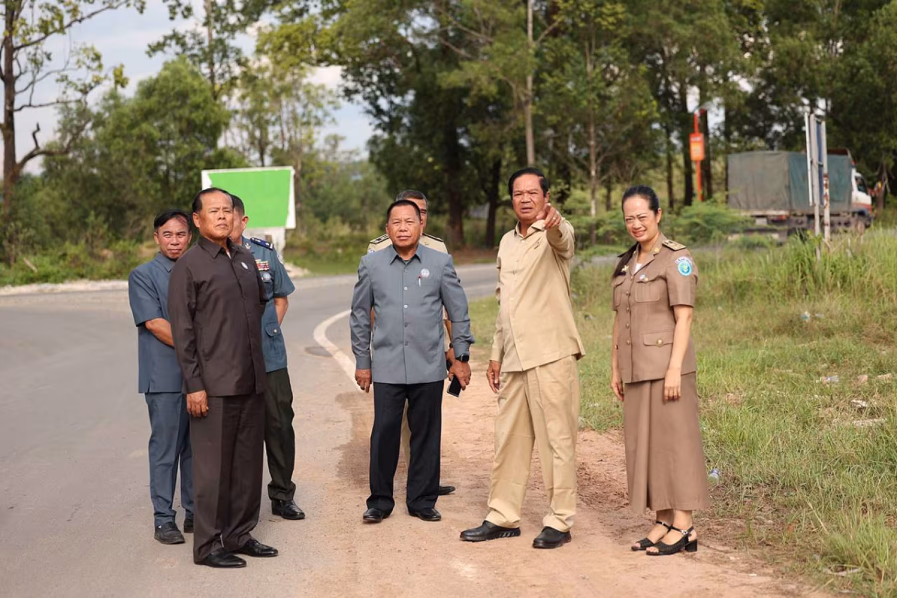 ឯកឧត្តម គន់ គីម អញ្ជើញពិនិត្យទីតាំងដីសាងសង់ទីស្នាក់ការសមាគមខេត្តកោះកុង