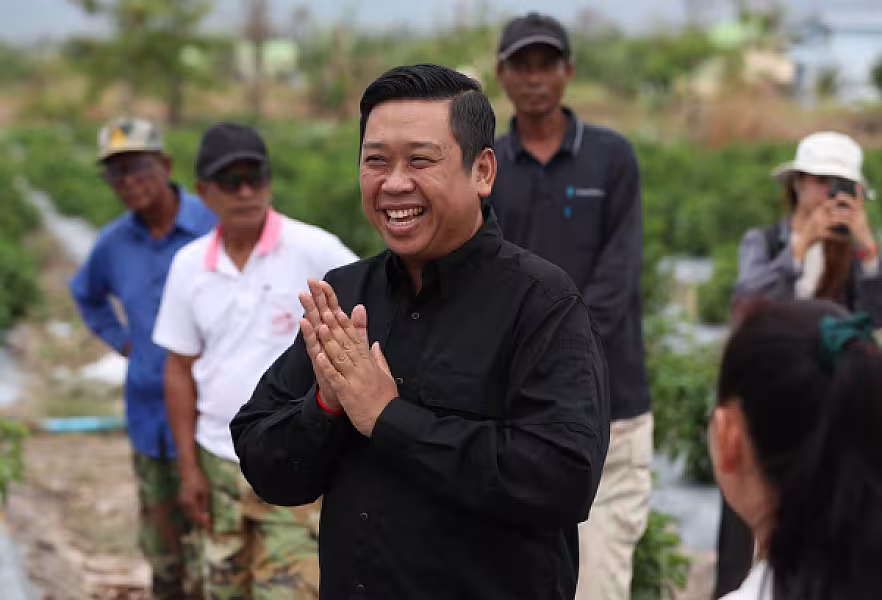 ឯកឧត្តម ឃឹម ហ្វីណង់ ចុះពិនិត្យវឌ្ឍនភាព និងបញ្ហាប្រឈមដំណាំម្ទេសនៅសហគមន៍កសិកម្មទំនើបម្ទេសដំណាក់ទ្រយឹង - Image 2