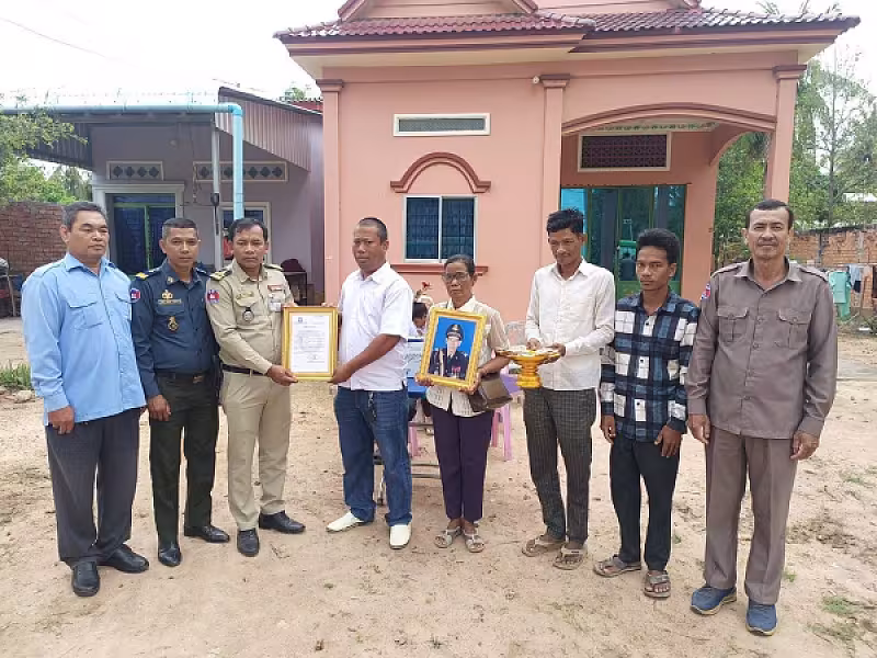 អ.ន.ក.ខេត្តកំពង់ឆ្នាំង នាំយកថវិកាបេឡាមរណសង្គ្រោះជូនគ្រួសារសមាជិក - Image 2