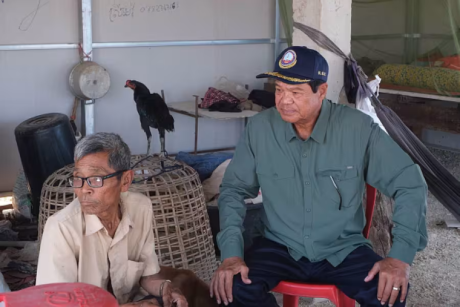 ឯកឧត្តម គន់ គីម អញ្ជើញចុះសួរសុខទុក្ខអតីតយុទ្ធជន និងនិវត្តជន នៅខេត្តឧត្តរមានជ័យ - Image 2