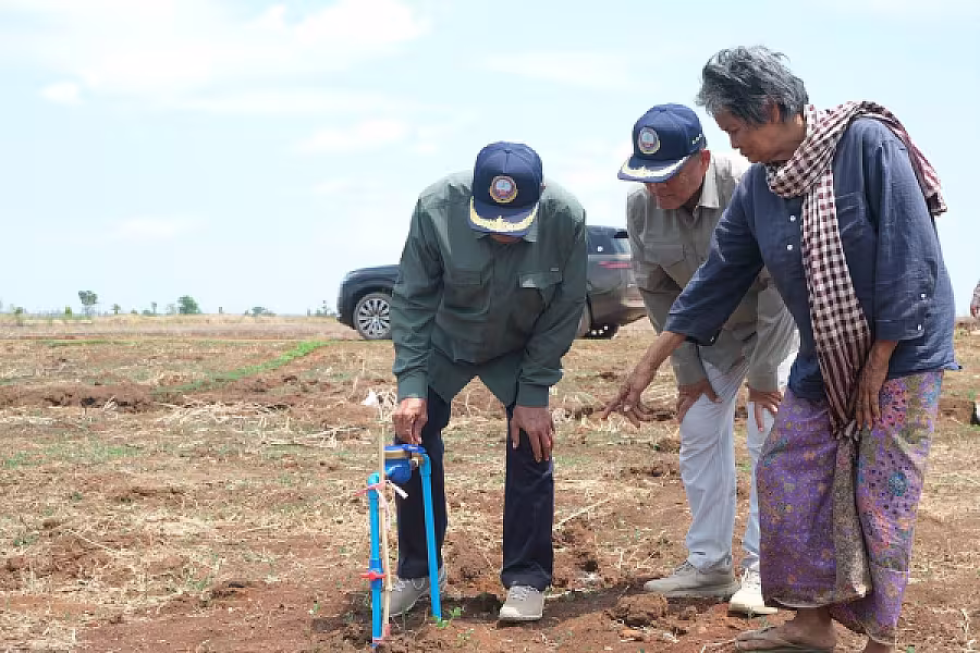 ឯកឧត្តម គន់ គីម អញ្ជើញចុះសួរសុខទុក្ខអតីតយុទ្ធជន និងនិវត្តជន នៅខេត្តឧត្តរមានជ័យ - Image 7