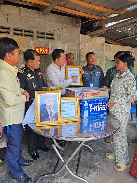 អ.ន.ក. ស្រុកគិរីវង់ នាំយកថវិកាបេឡាមរណសង្រ្គោះជូនគ្រួសារសមាជិក - Image 3