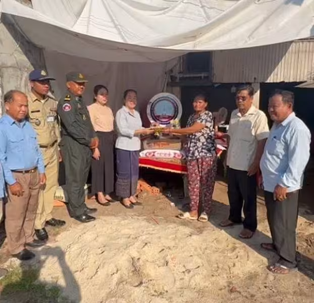 អ.ន.ក. ស្រុកកៀនស្វាយ នាំយកថវិកាបេឡាមរណសង្រ្គោះជូនគ្រួសារសមាជិក - Image 2