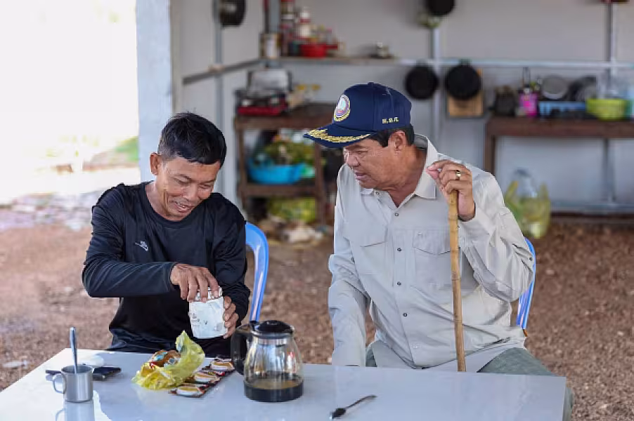 ឯកឧត្តម គន់ គីម អញ្ជើញចុះសួរសុខទុក្ខអតីតយុទ្ធជន និងនិវត្តជន នៅខេត្តបាត់ដំបង - Image 2