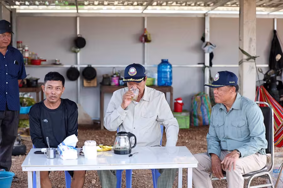 ឯកឧត្តម គន់ គីម អញ្ជើញចុះសួរសុខទុក្ខអតីតយុទ្ធជន និងនិវត្តជន នៅខេត្តបាត់ដំបង - Image 3