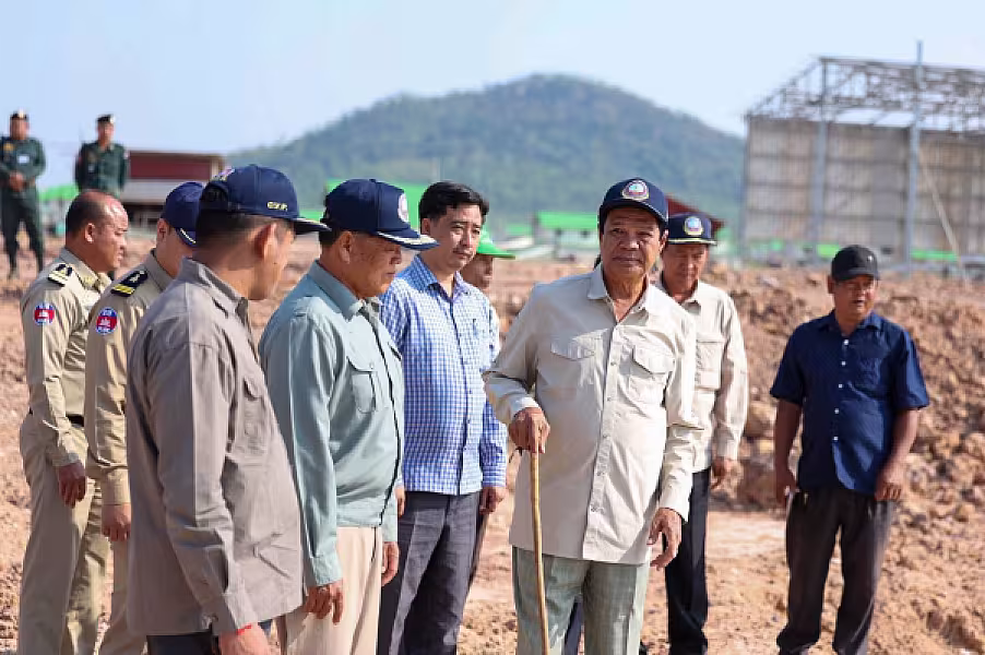 ឯកឧត្តម គន់ គីម អញ្ជើញចុះសួរសុខទុក្ខអតីតយុទ្ធជន និងនិវត្តជន នៅខេត្តបាត់ដំបង - Image 5