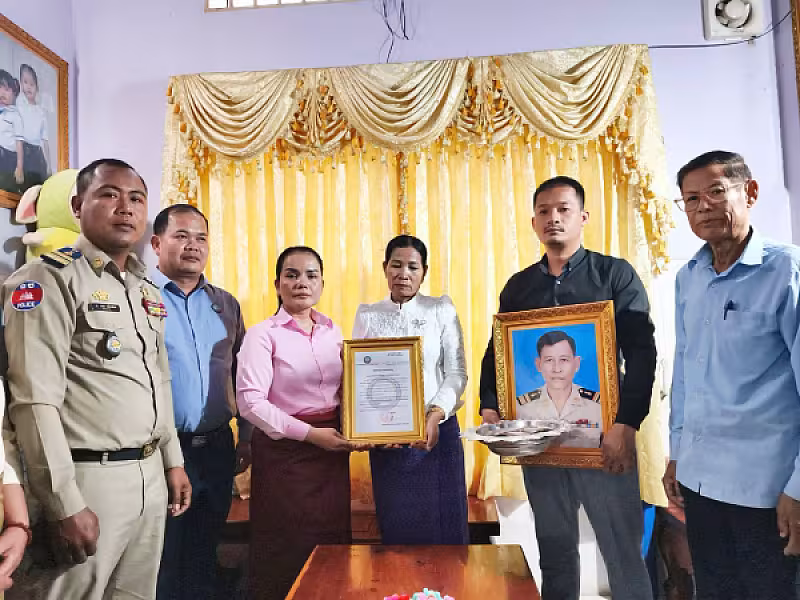 អ.ន.ក. ខេត្តកំពង់ចាម បាននាំយកថវិកាបេឡាមរណសង្គ្រោះជូនគ្រួសារសពជាសមាជិក - Image 2