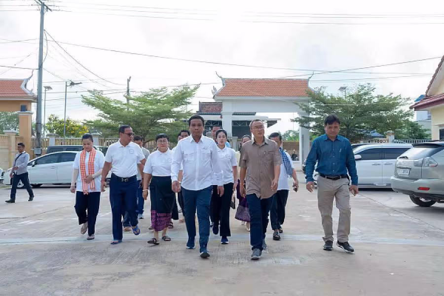 អ.ន.ក ខេត្តព្រៃវែង ចុះសួរសុខទុក្ខ និងនាំយកអំណោយ ជូនគ្រួសារអតីតយុទ្ធជនពលី