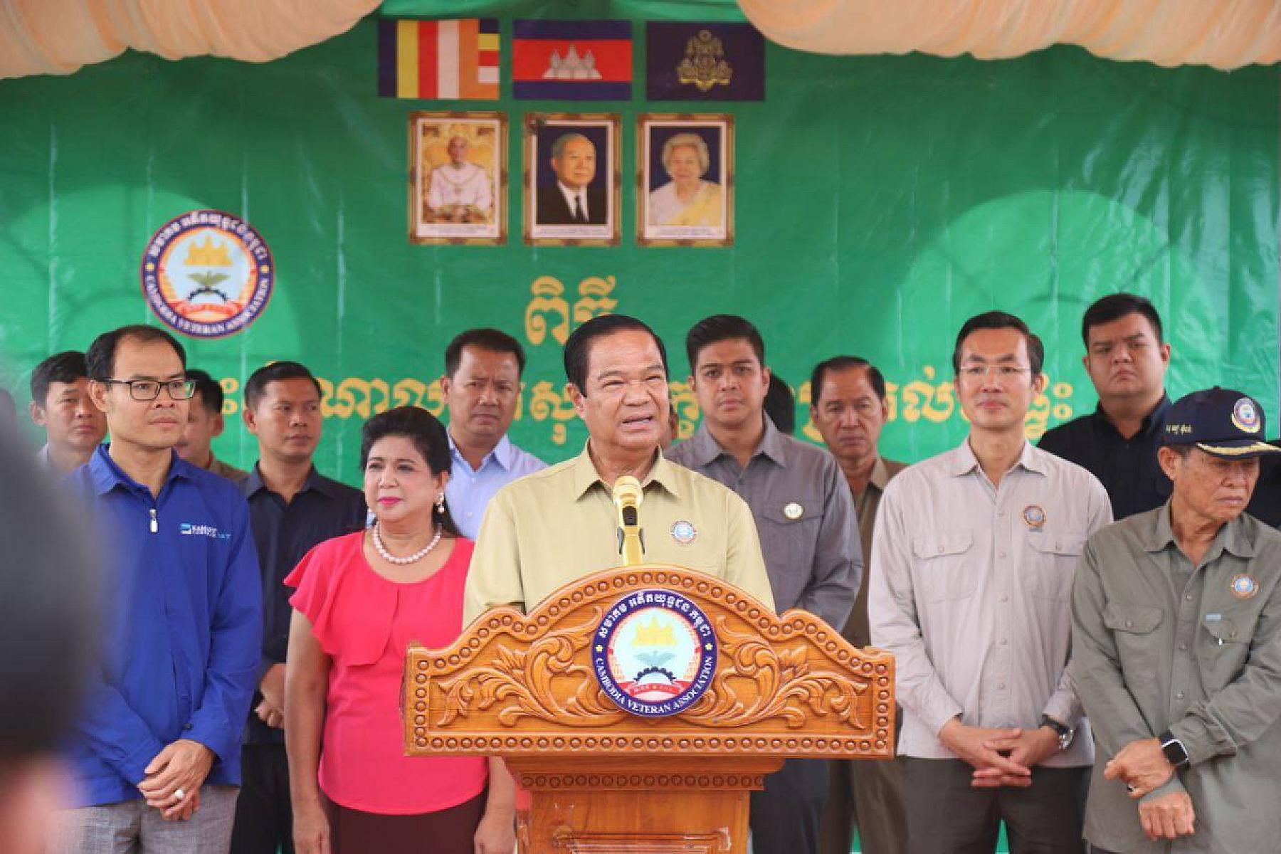 ឯកឧត្តម កិត្តិសង្គហបណ្ឌិត គន់ គីម ប្រគល់ផ្ទះ៣៨ខ្នង ជាអំណោយរបស់សម្ដេចមហាបវរធិបតី ហ៊ុន ម៉ាណែត ជូនអតីតយុទ្ធជន នៅស្រុកពញាក្រែក ខេត្តត្បូងឃ្មុំ