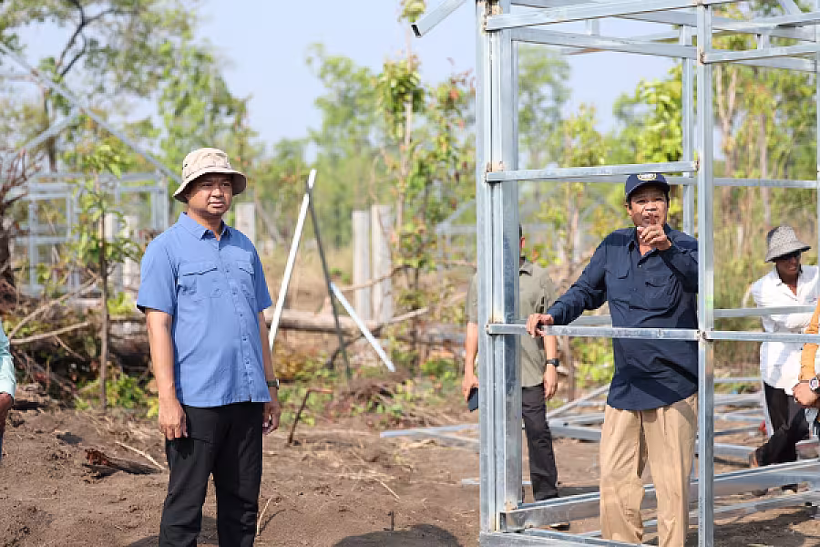 ឯកឧត្តម គន់ គីម អញ្ជើញចុះពិនិត្យវឌ្ឍនភាពសាងសង់ផ្ទះ និងការស្ថាបនាផ្លូវ នៅខេត្តព្រះវិហារ - Image 2