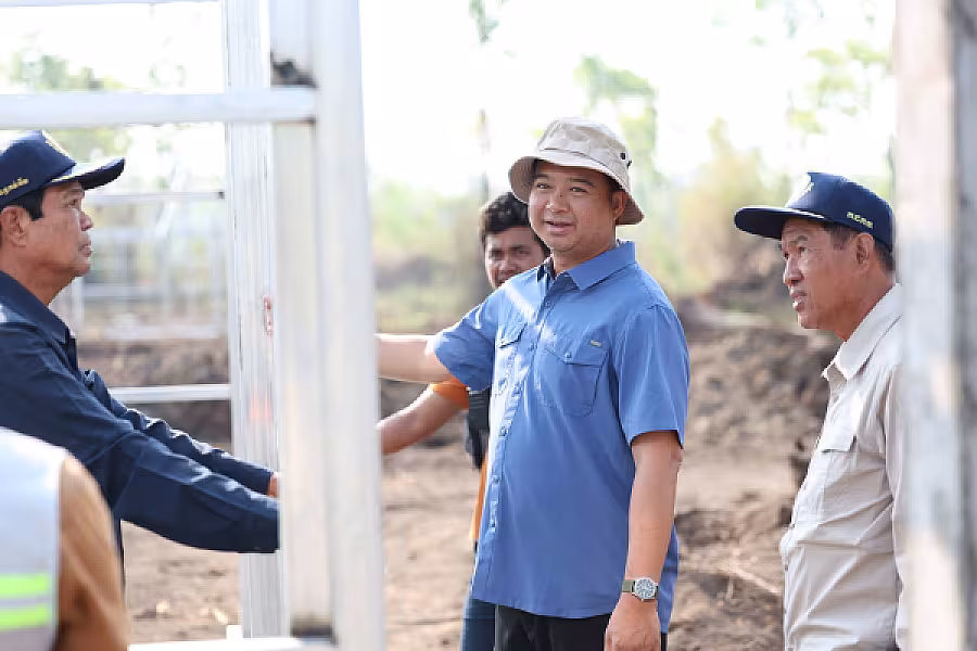 ឯកឧត្តម គន់ គីម អញ្ជើញចុះពិនិត្យវឌ្ឍនភាពសាងសង់ផ្ទះ និងការស្ថាបនាផ្លូវ នៅខេត្តព្រះវិហារ - Image 6