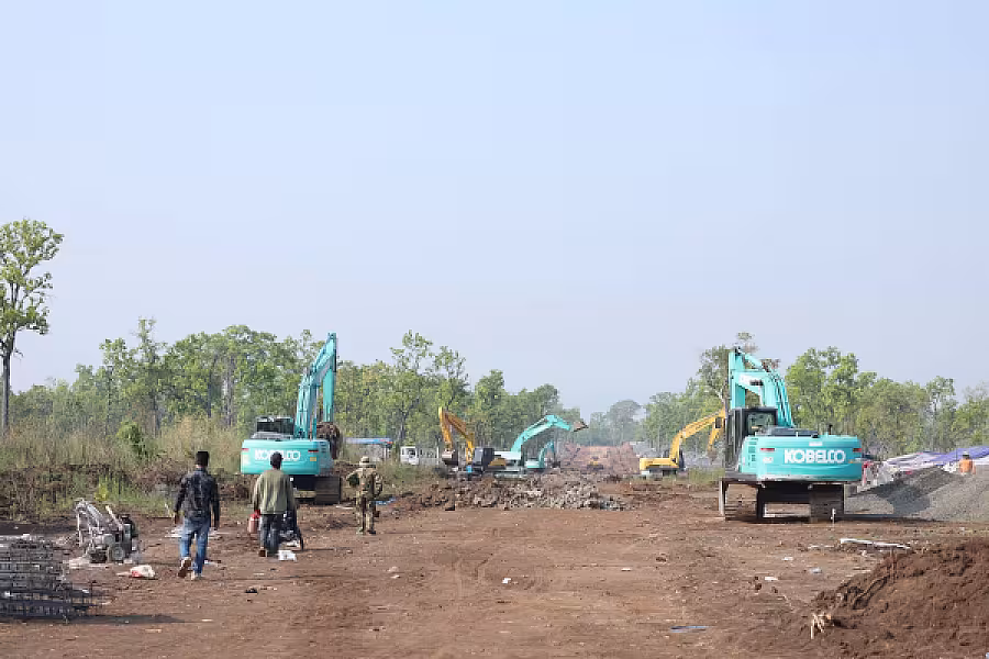 ឯកឧត្តម គន់ គីម អញ្ជើញចុះពិនិត្យវឌ្ឍនភាពសាងសង់ផ្ទះ និងការស្ថាបនាផ្លូវ នៅខេត្តព្រះវិហារ - Image 17